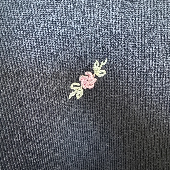 NEW Embroidered Mini Roses Top - Picture 3 of 5